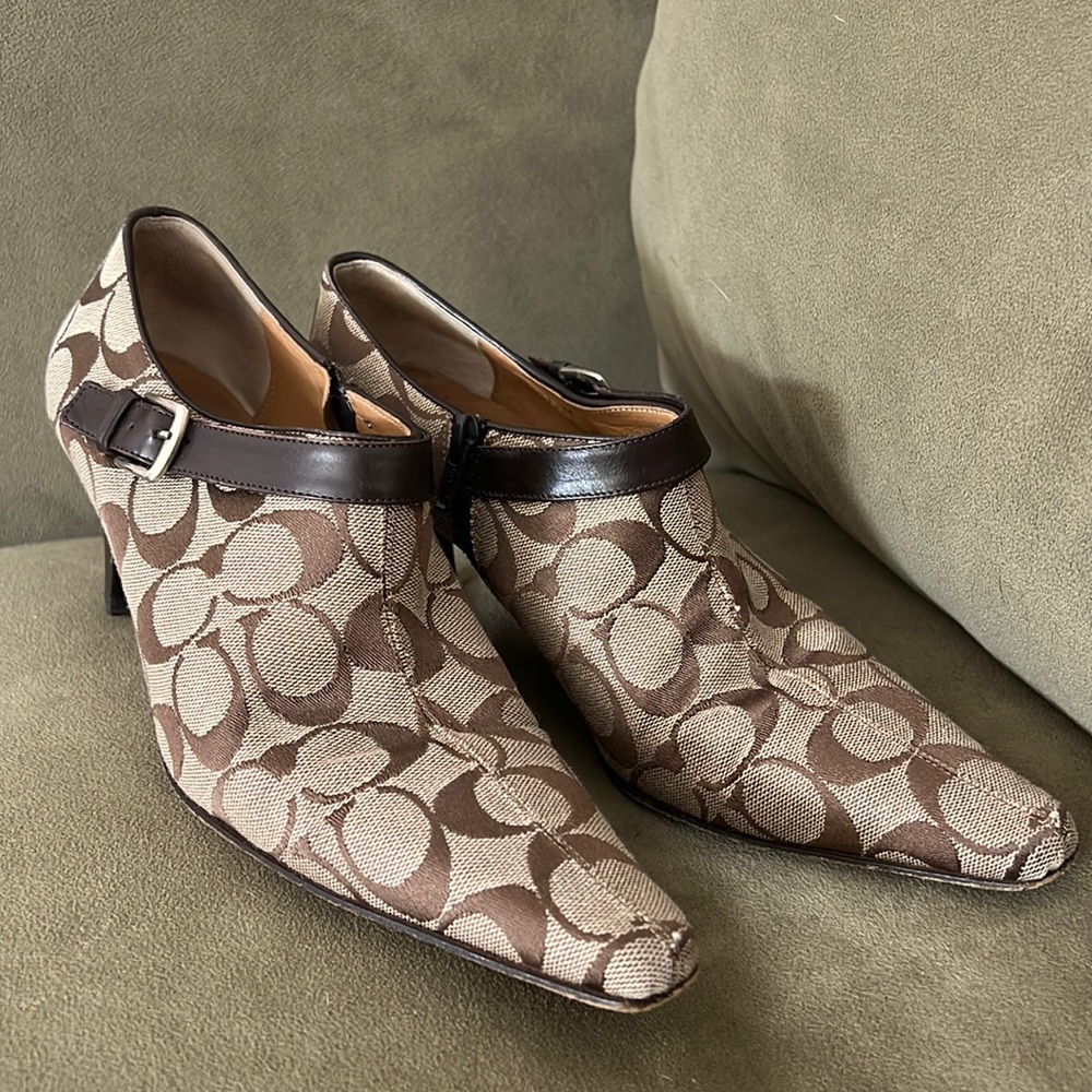 Coach Vintage Heel